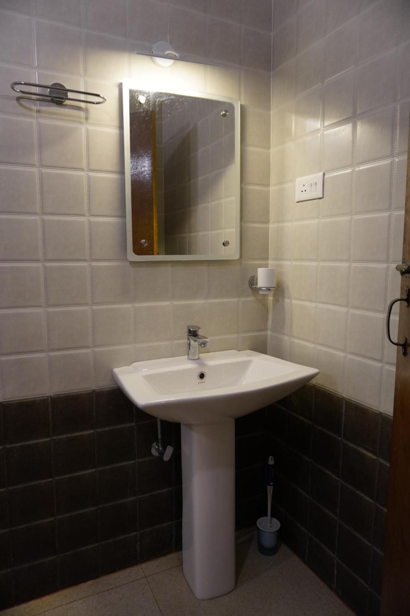 Srīnagar Farsal Villa מראה חיצוני תמונה